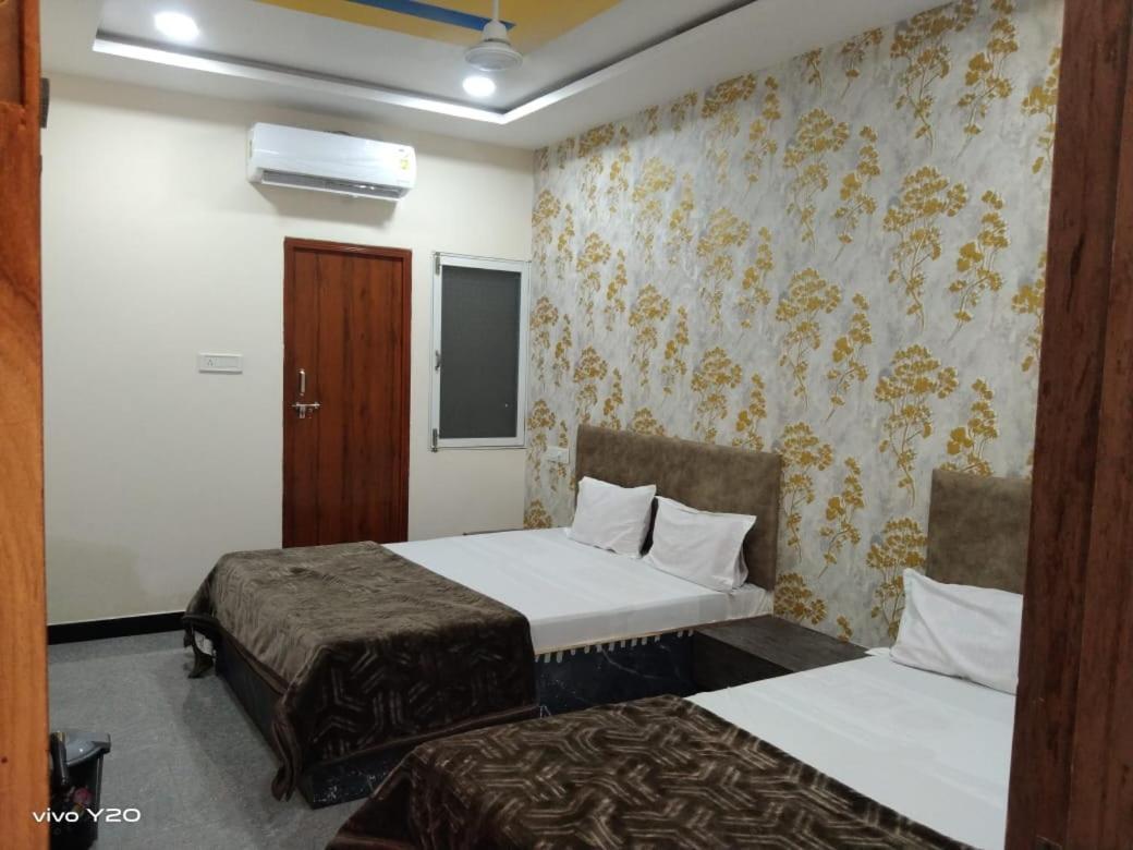 Hotel Somnath Inn Ujjain Extérieur photo