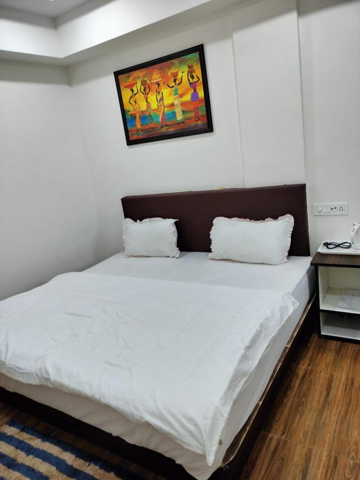 Hotel Somnath Inn Ujjain Extérieur photo